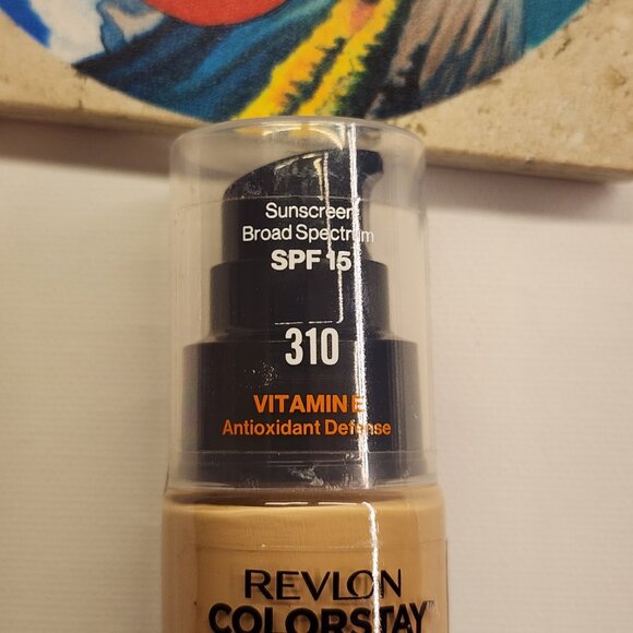 Revlon ColorStay Longwear Makeup - 310 Warm Golden - Picture 5 of 6